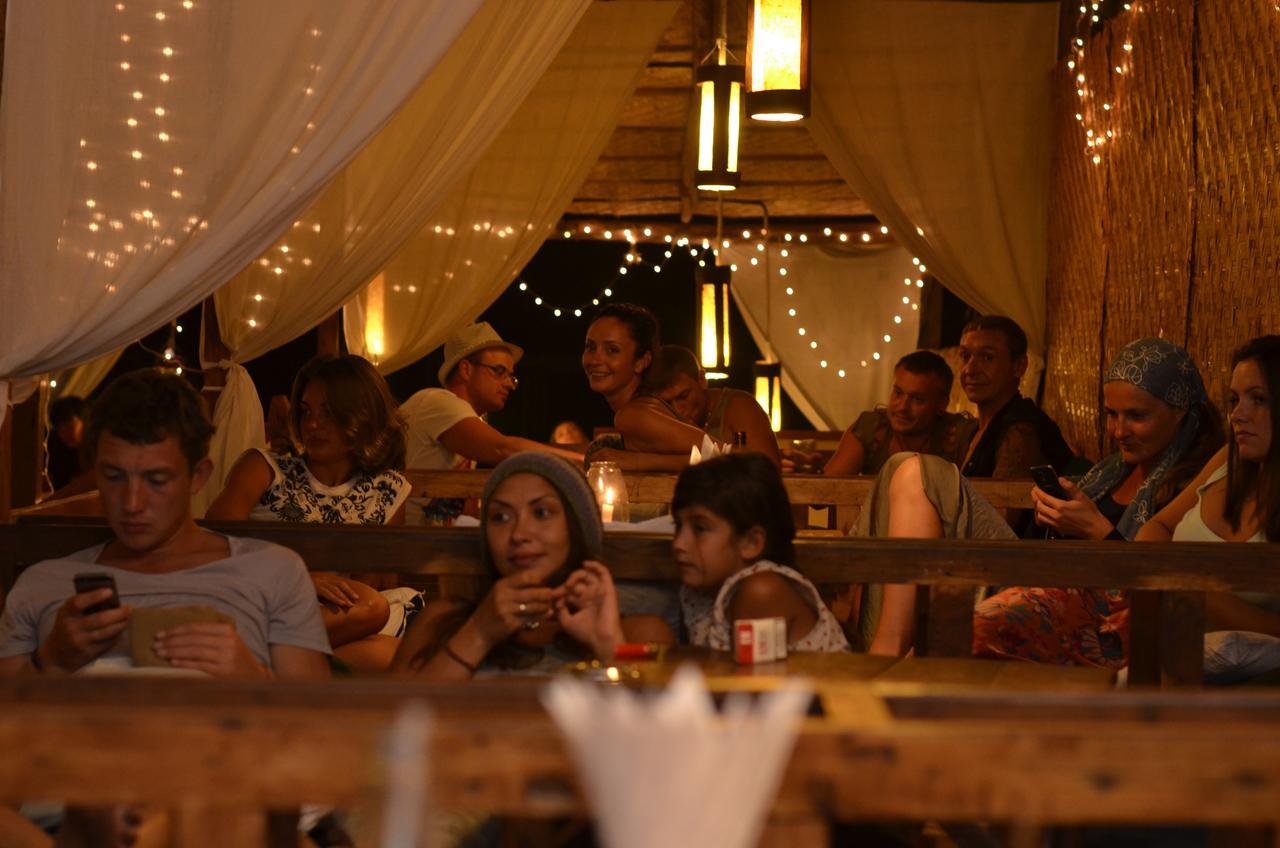 Sea Bird Beach Cafe & Cottages Morjim Exterior foto