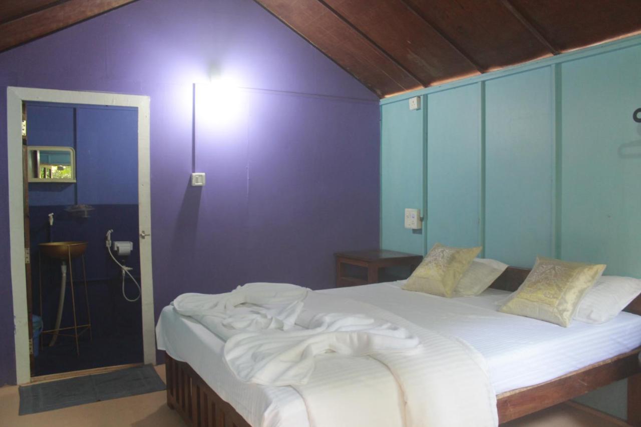 Sea Bird Beach Cafe & Cottages Morjim Exterior foto