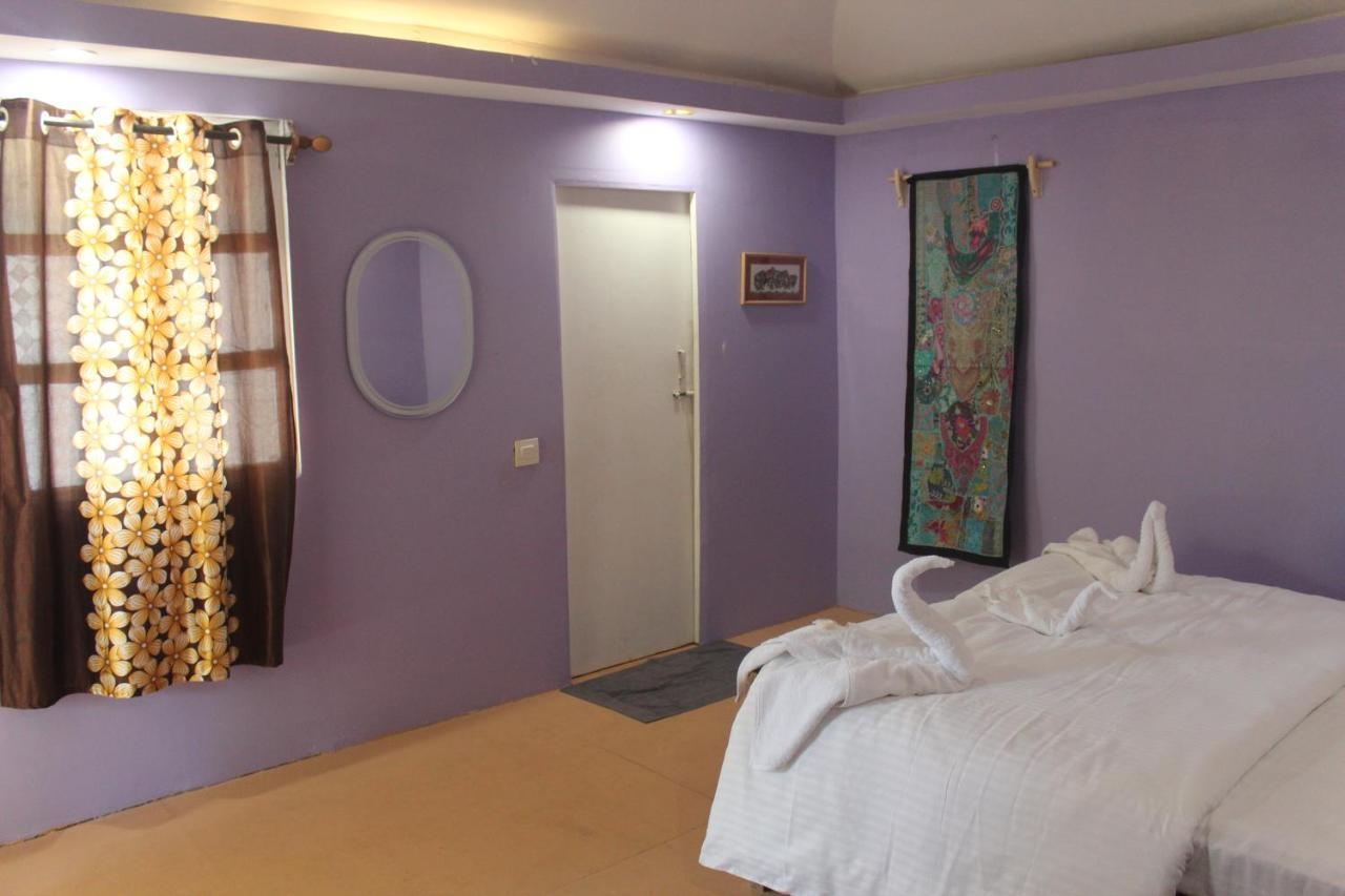 Sea Bird Beach Cafe & Cottages Morjim Exterior foto