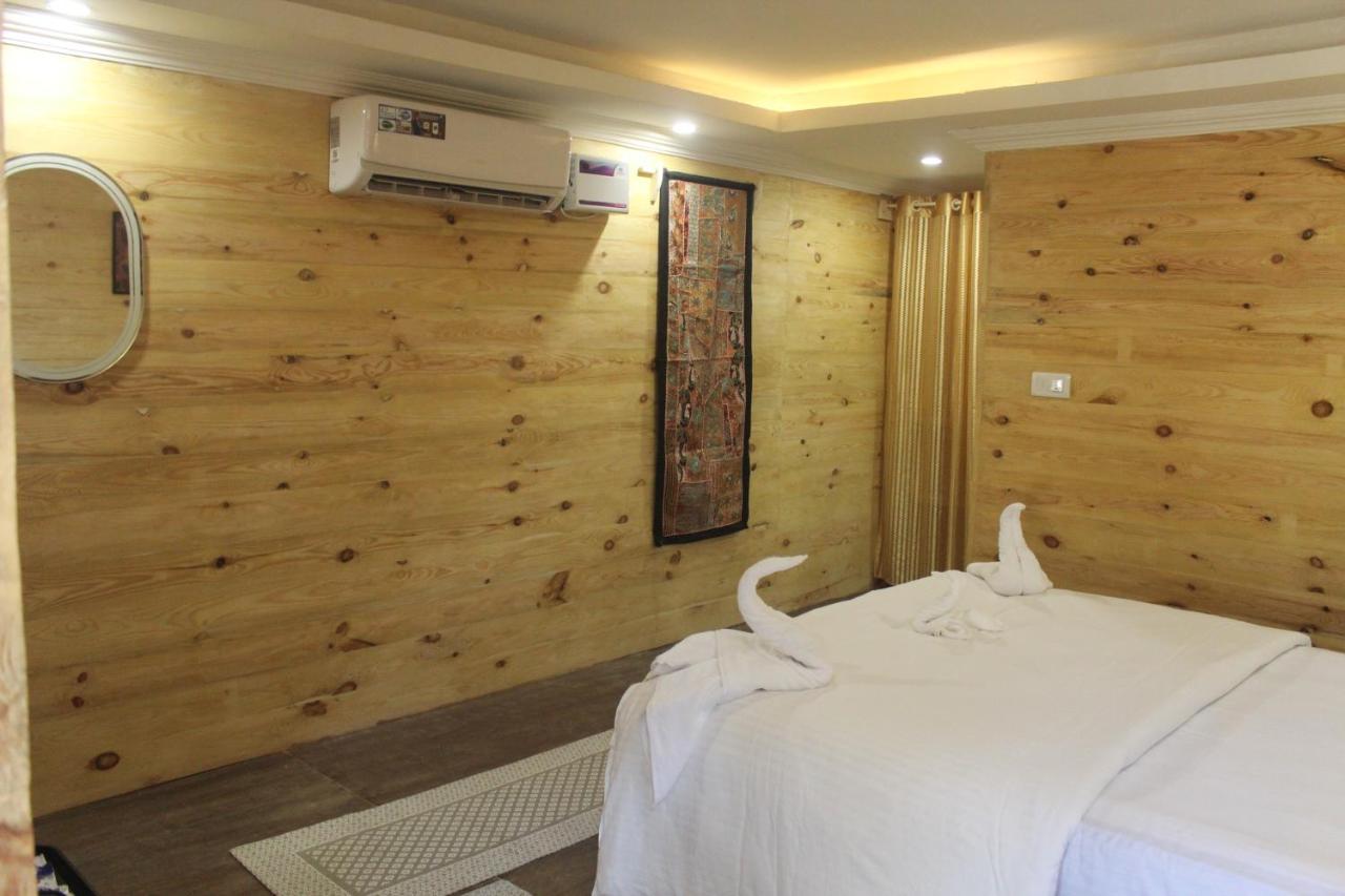 Sea Bird Beach Cafe & Cottages Morjim Exterior foto